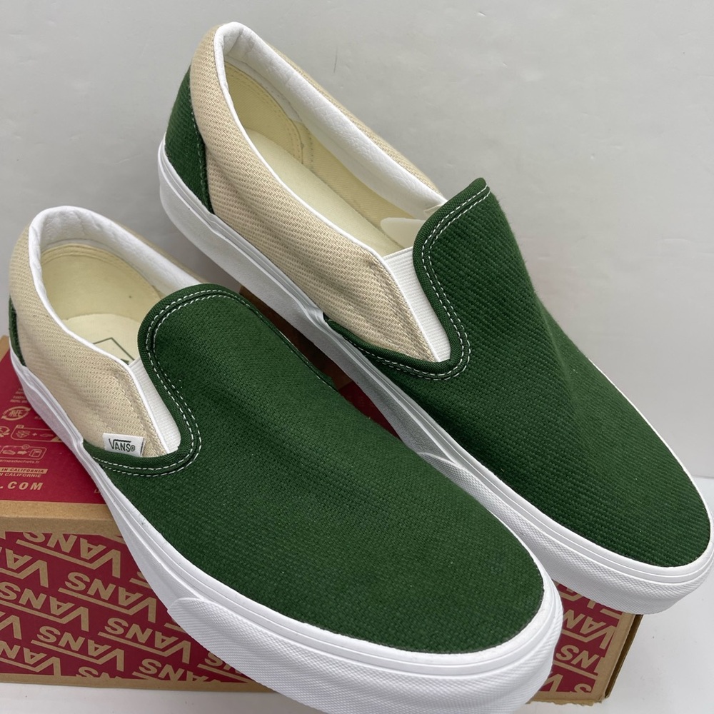Vans Men’s Classic Slip-On
Twill Turtledove/Green
VN0A5JLXCOB Sneakers - Picture 7 of 16